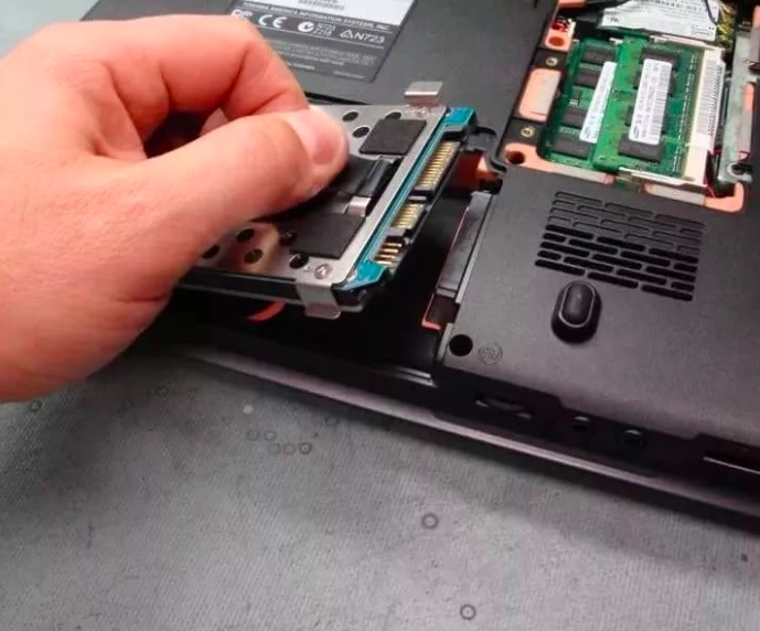 Замена жесткого диска на ноутбуке в Русско-Высоцком