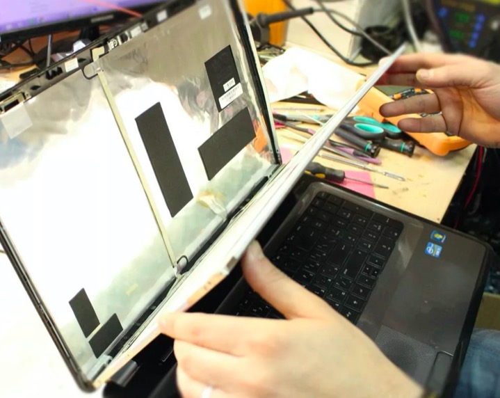 замена матрицы на ноутбуке замена матрицы на ноутбуке в Русско-Высоцком