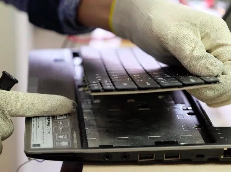 Ремонт клавиатуры ноутбука Ремонт клавиатуры ноутбука в Русско-Высоцком